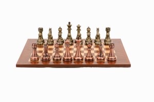 Фото бронзовых шахмат