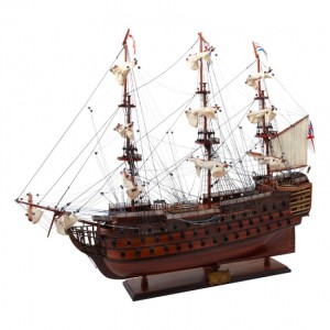 Фото модели корабля