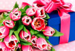 Фото тюльпанов и коробки с подарком